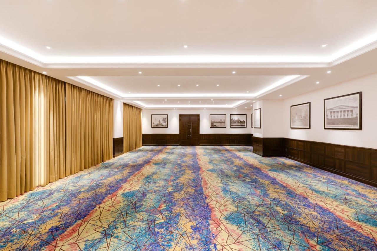 Отель Lemon Tree Premier, Mumbai International Airport Экстерьер фото