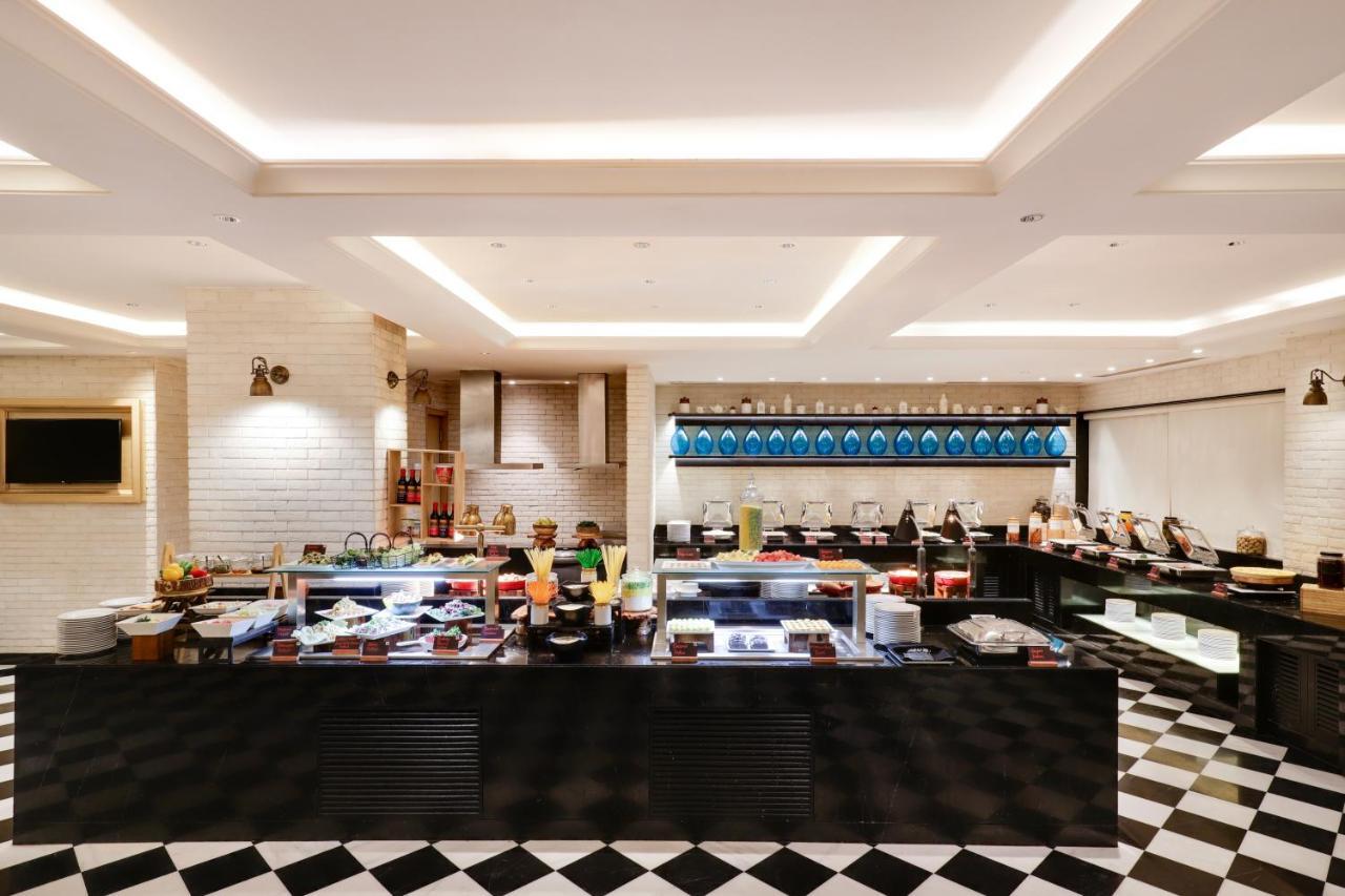 Отель Lemon Tree Premier, Mumbai International Airport Экстерьер фото