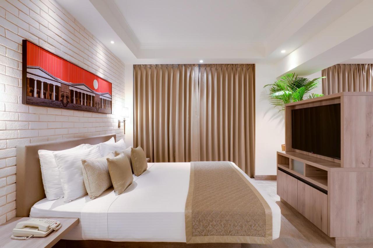 Отель Lemon Tree Premier, Mumbai International Airport Экстерьер фото